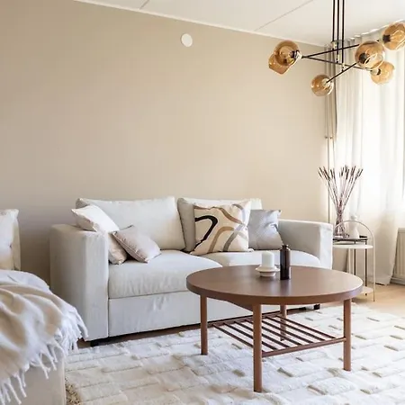 Fully Renovated 3br With Private Sauna *