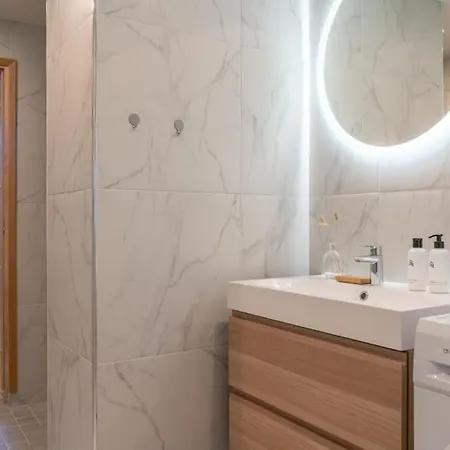 Fully Renovated 3br With Private Sauna Apartment Helsinki
